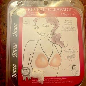 Adhesive cups for cleavage and undergarment no slip with clip